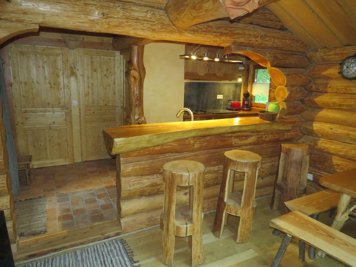 La Cabane De Hans Saint-Martial-de-Gimel Exterior photo